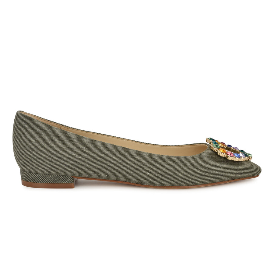 flache schuhe mit spitzer zehenpartie und herzen