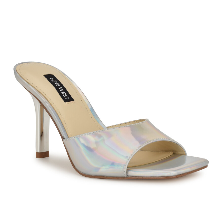 sandalen im disko-kleid