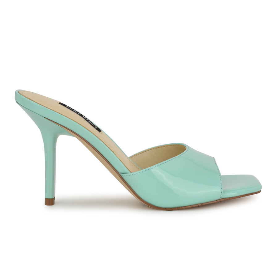 sandalen im disko-kleid