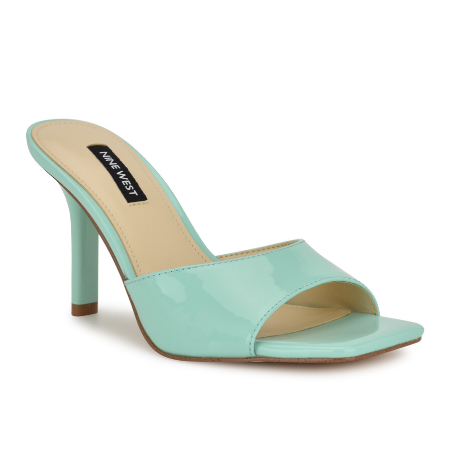 sandalen im disko-kleid