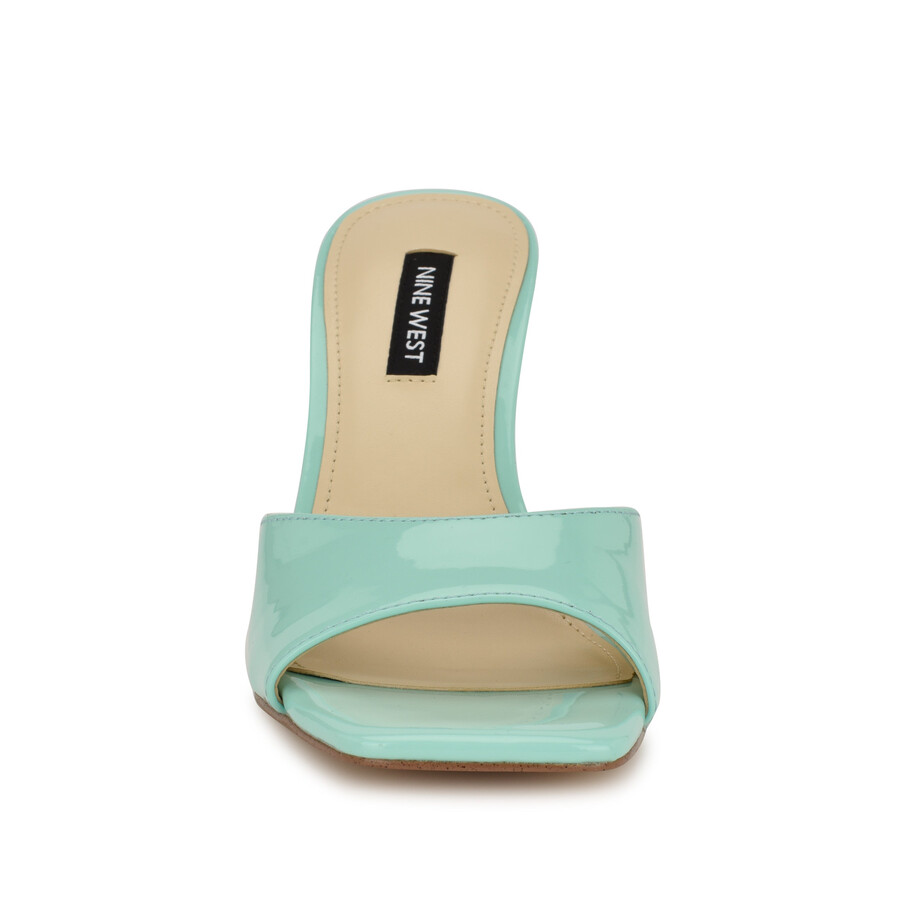 sandalen im disko-kleid