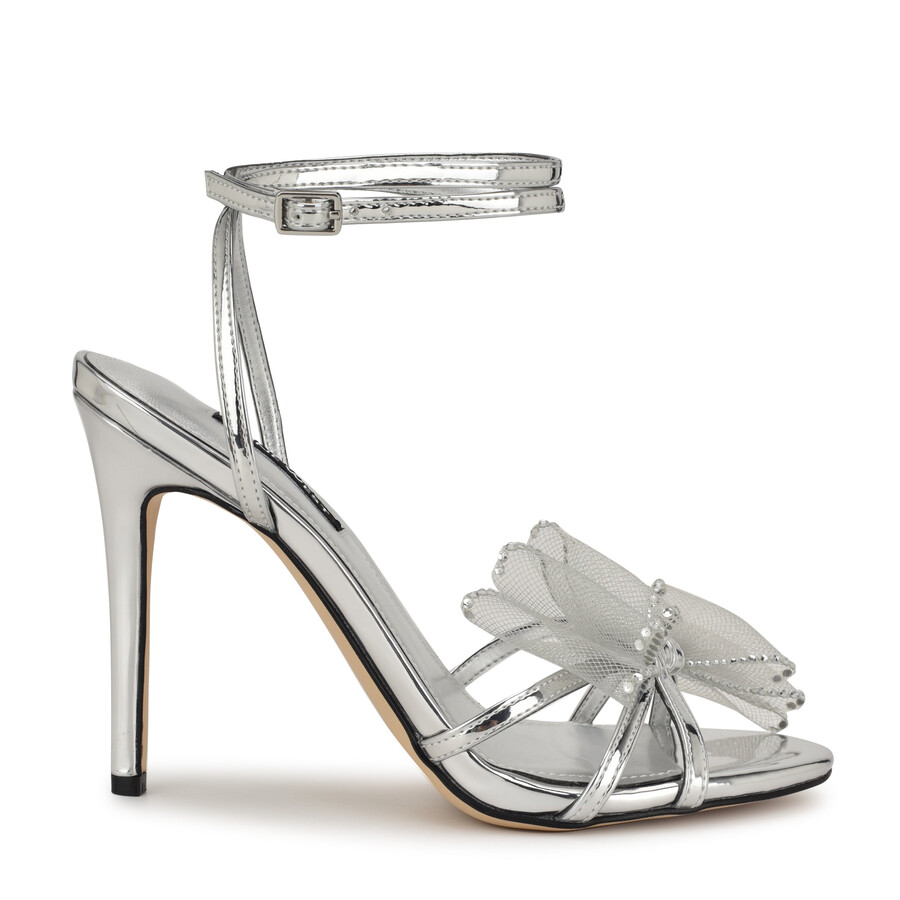 sandalen mit absatz und schleife