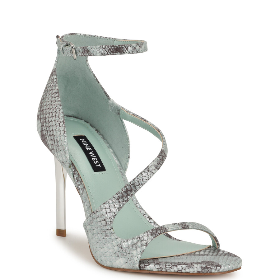 shimmy-kleid-sandalen