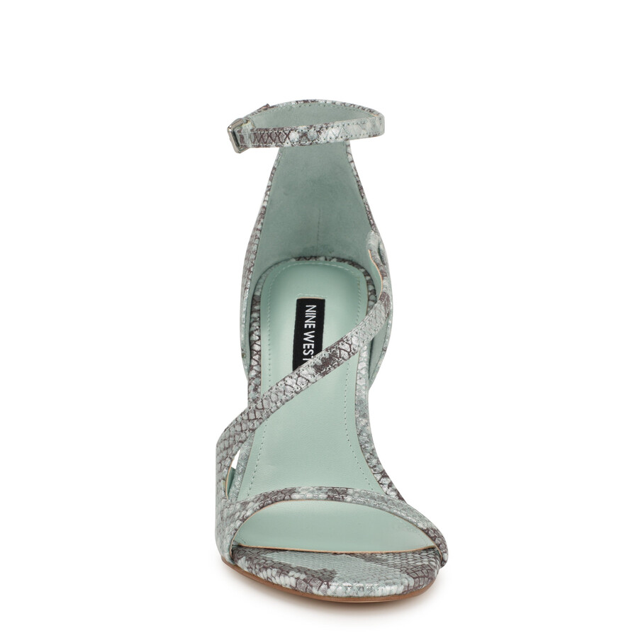 shimmy-kleid-sandalen