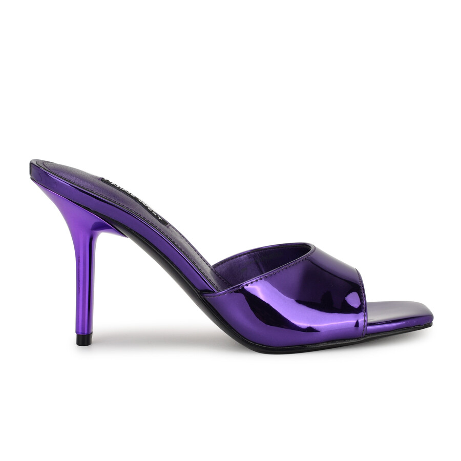 sandalen im disko-kleid
