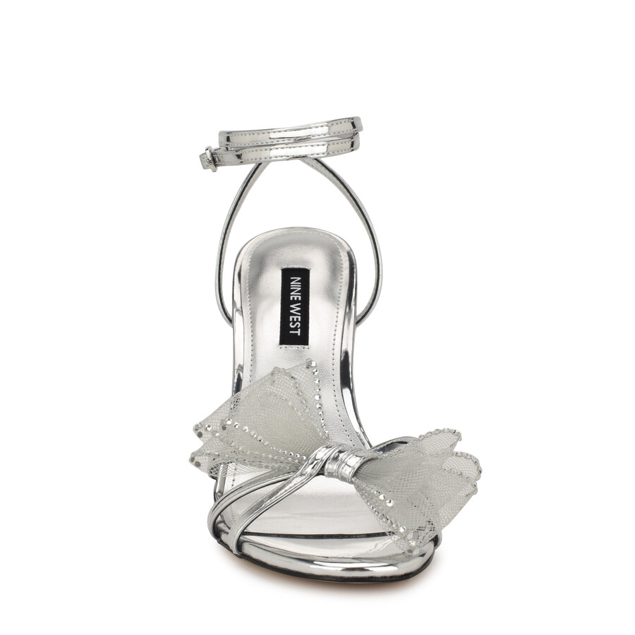 sandalen mit absatz und schleife