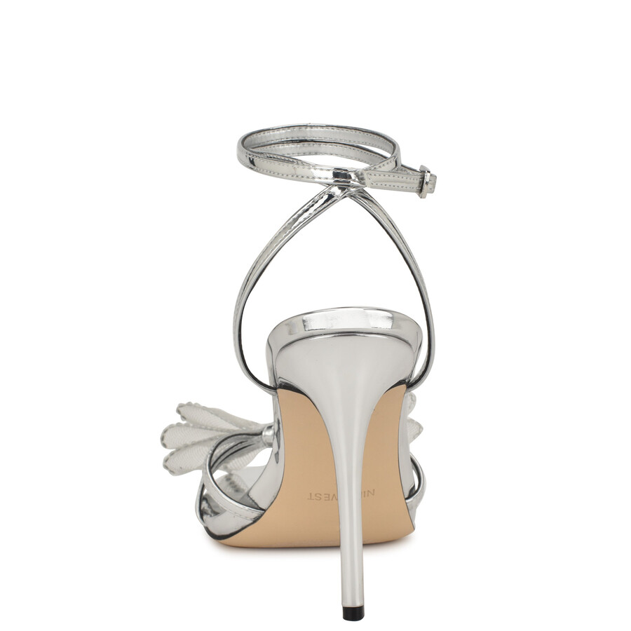 sandalen mit absatz und schleife
