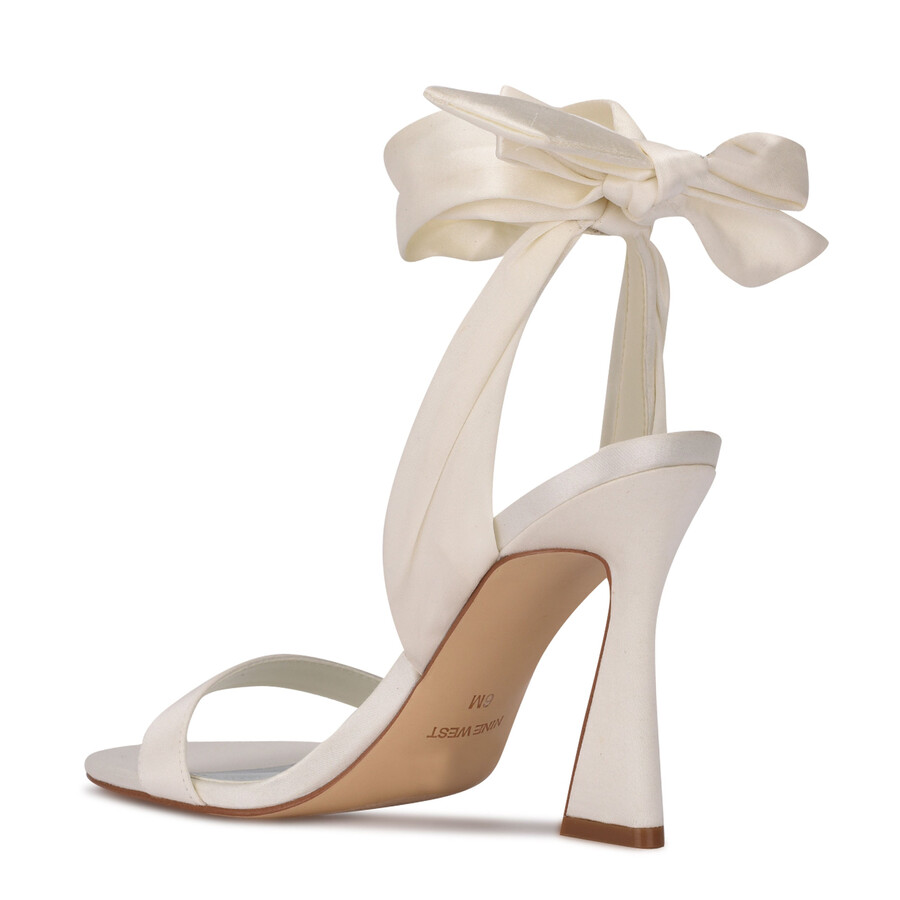 kelsie – knöchelwickel-sandalen mit absatz
