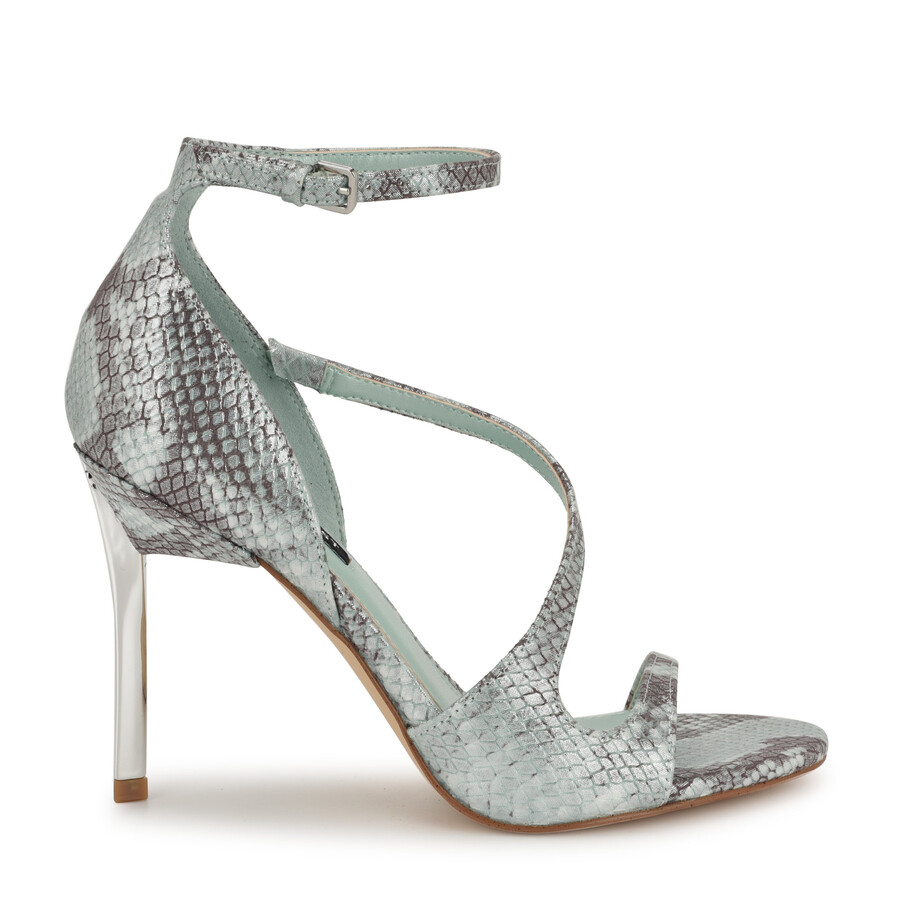 shimmy-kleid-sandalen
