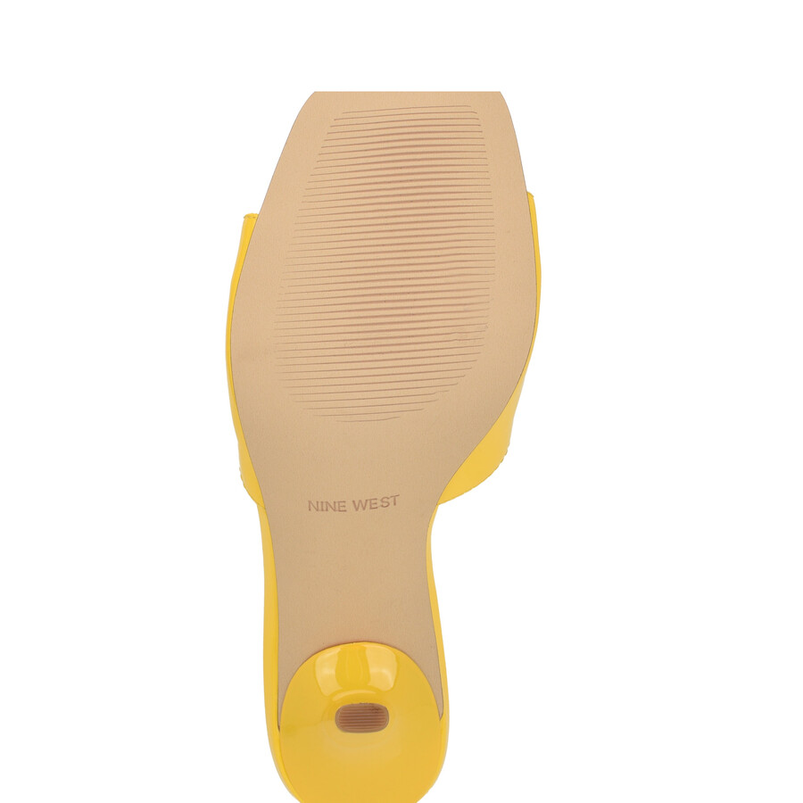 sandalen im disko-kleid