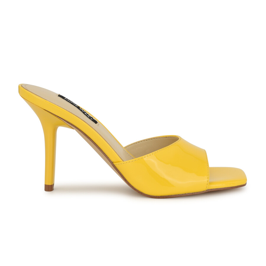 sandalen im disko-kleid
