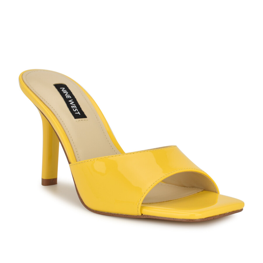 sandalen im disko-kleid