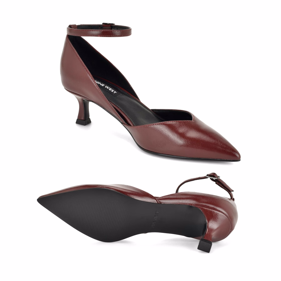 Kory Kitten Heel Pumps – Dunkelrotes Crinkle-Lackleder