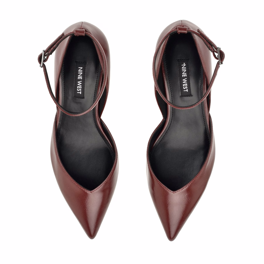 Kory Kitten Heel Pumps – Dunkelrotes Crinkle-Lackleder